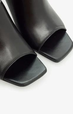 Skórzane mule na obcasie^Vistula Discount